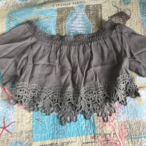 Tobi Off the Shoulder Army Green Embroidered Crop Top Size Medium - Picture 3 of 6